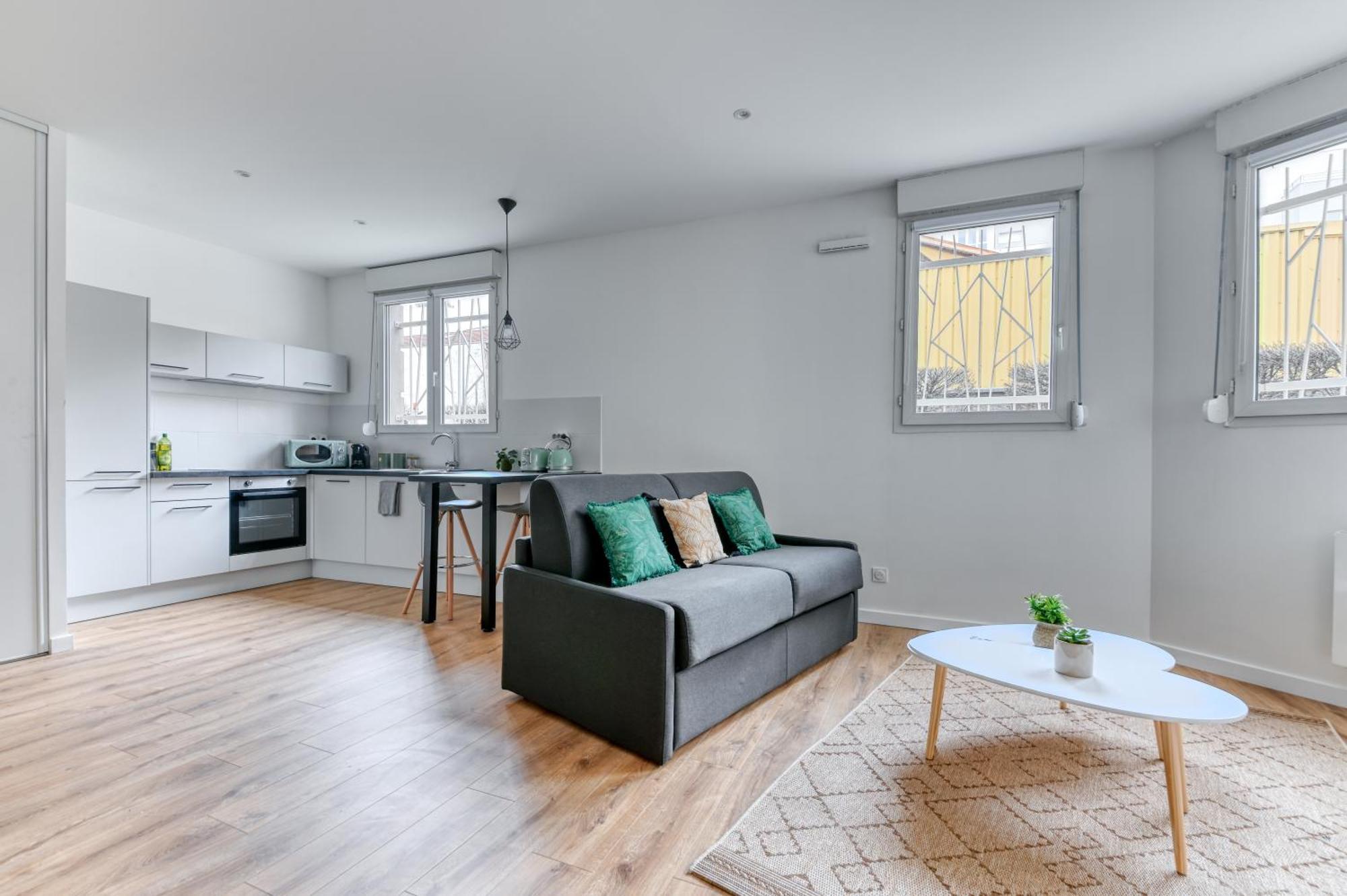 L'Escale Balzac Apartment Вильорбан Екстериор снимка