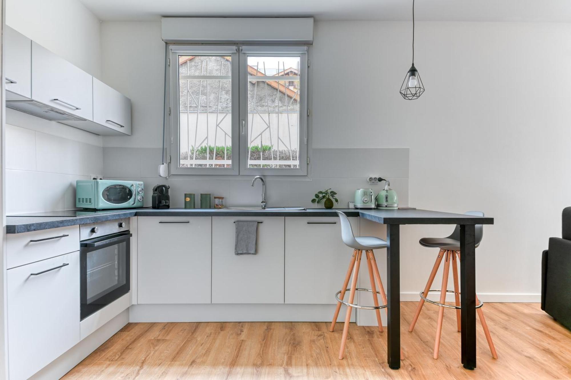 L'Escale Balzac Apartment Вильорбан Екстериор снимка